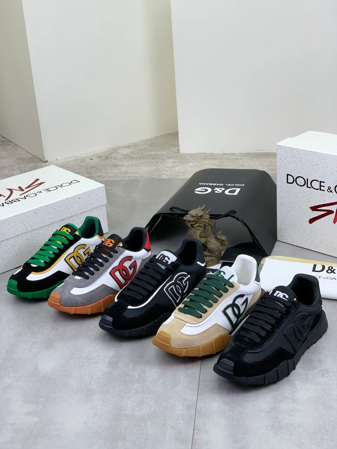 Men's men's shoes 💰P542 💰[New model] The latest hot style, top original quality, the official website synchronizes "DOLCE&GABBANA [Dolce & Gabbana] ~ High quality." The effect is low-top casual DG men's shoes, loved by many celebrities, using high-end imported first-layer calfskin splicing logo design + cowhide feet, simple and elegant, perfectly interpreting the latest inspiration of shoes, integrating classics and fashion, luxury dreams, and fashion. Suitable for drivers, light and comfortable to drive, light and breathable for outdoor travel, high-end quality, trustworthy, 5️⃣color🉑️choice! Code number: 38-46